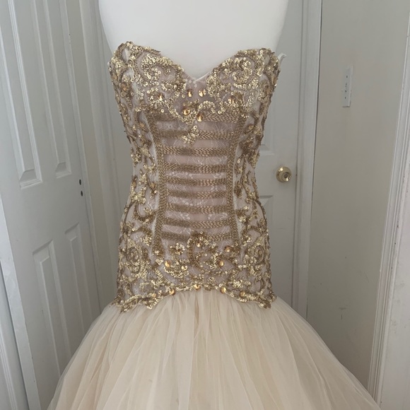 Prom - Picture 3 of 6